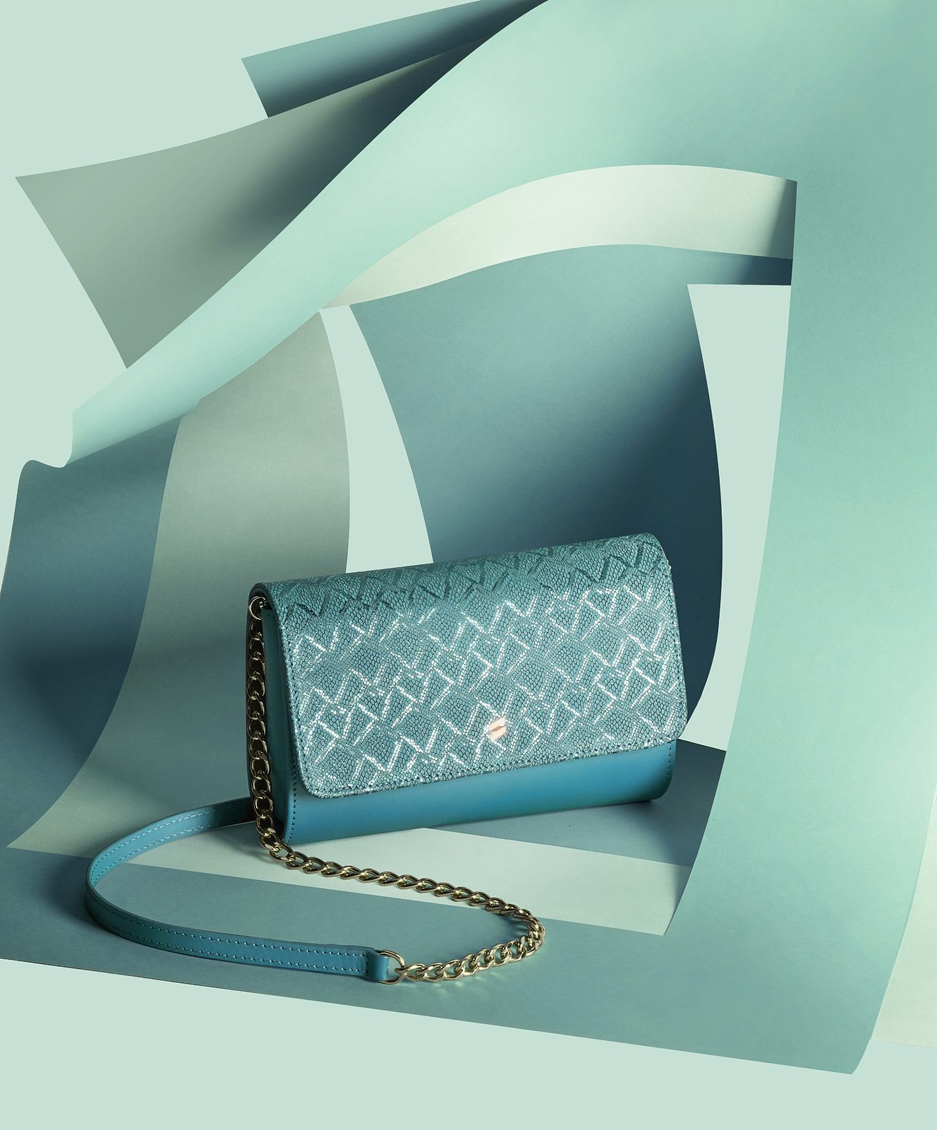 Suritt bags campaign — art direction, photography and retouch