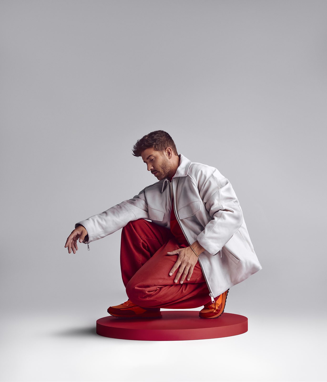 Retouch for Pablo Alborán album cover